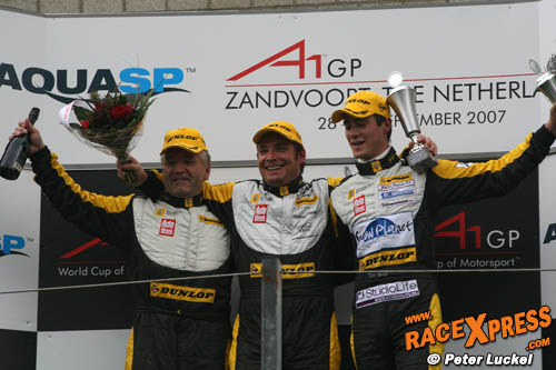 Het podium van de eerste Clio Cup race